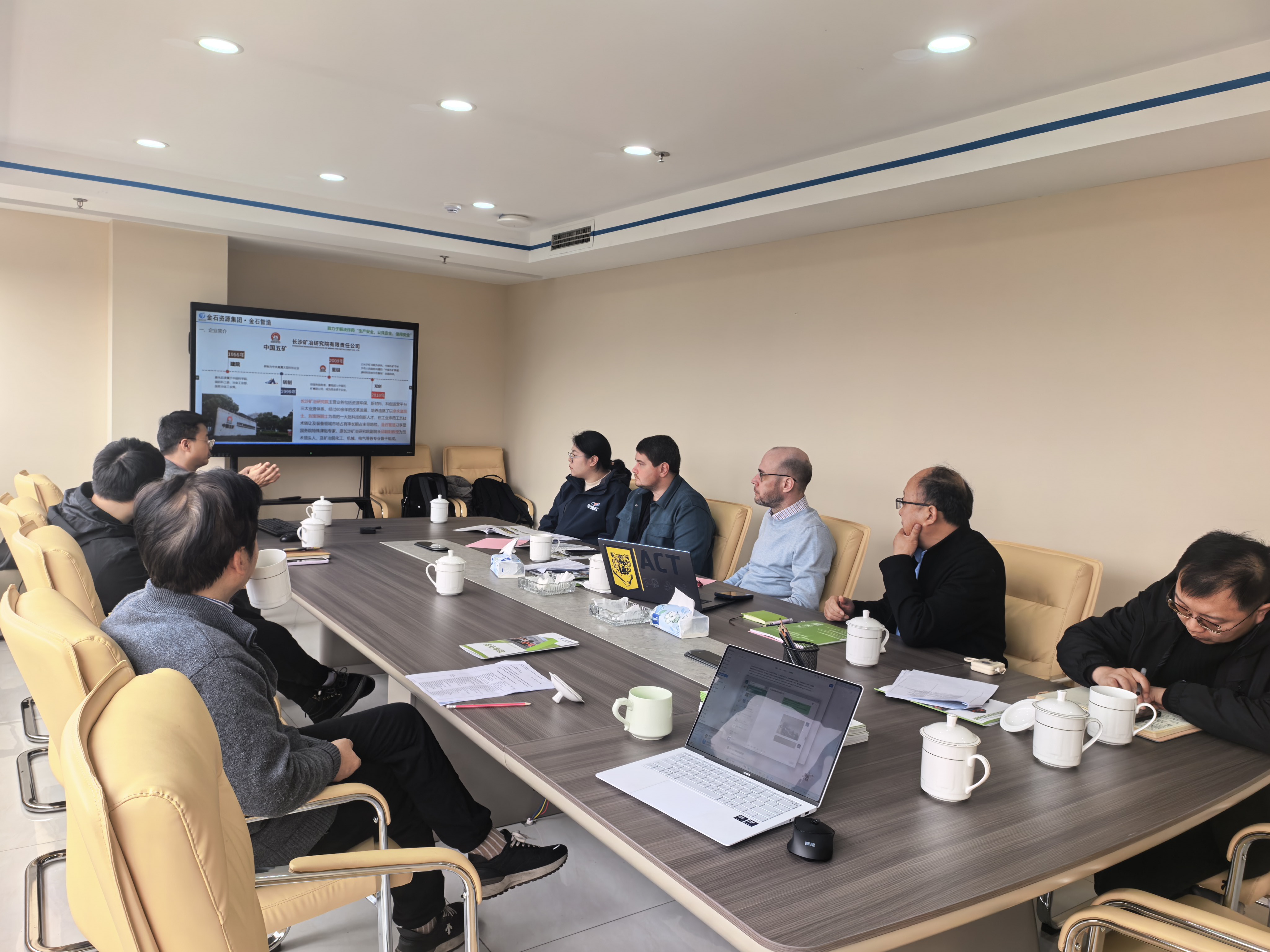 再度突破海外市场！俄罗斯某客户来我司考察交流合作